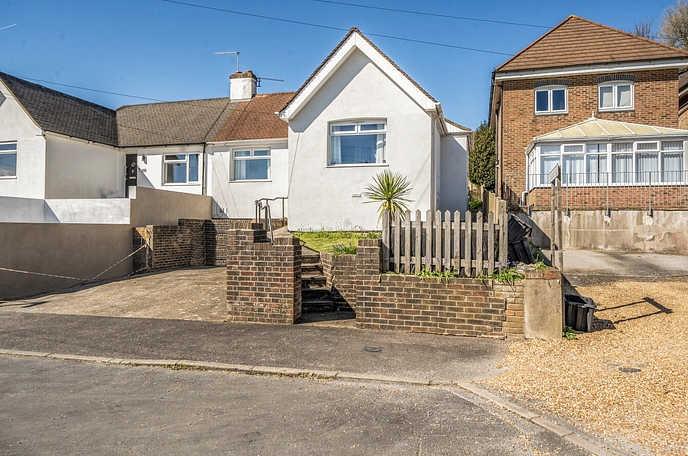 2 bedroom detached bungalow for sale