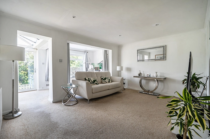 3 bedroom  semi-detached house for sale