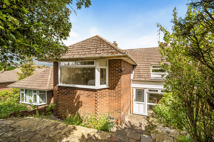 3 bedroom  semi-detached house for sale