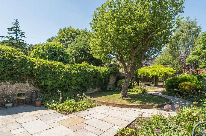 5 bedroom  terraced house for sale