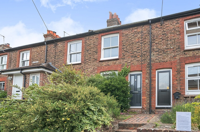 2 bedroom  terraced house for sale
