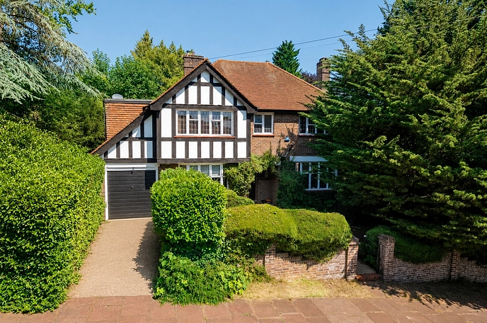 4 bedroom  detached house for sale