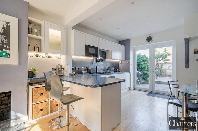 2 bedroom  terraced house to rent