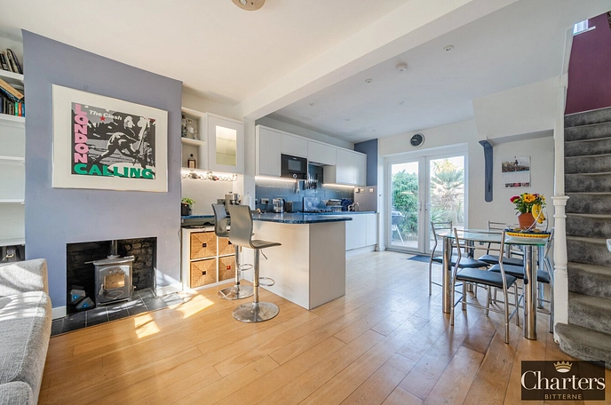 2 bedroom  terraced house to rent