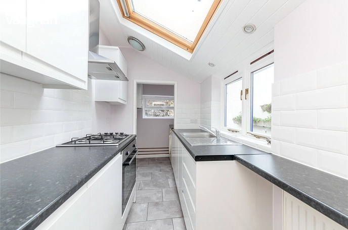 3 bedroom  terraced house to rent