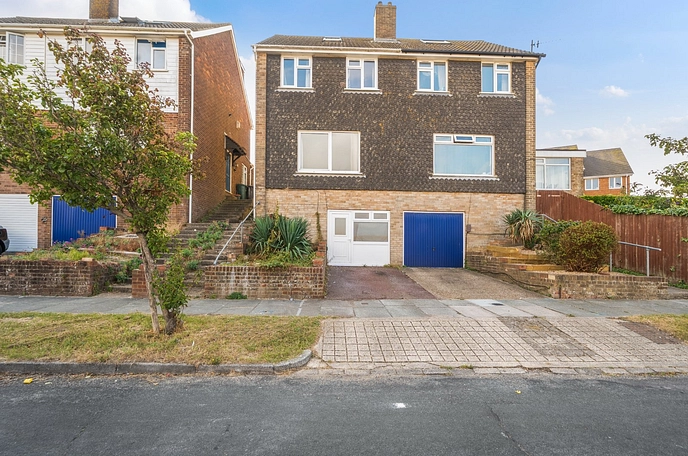 3 bedroom  semi-detached house to rent