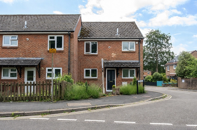 3 bedroom  semi-detached property for sale