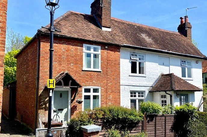 2 bedroom  semi-detached house to rent