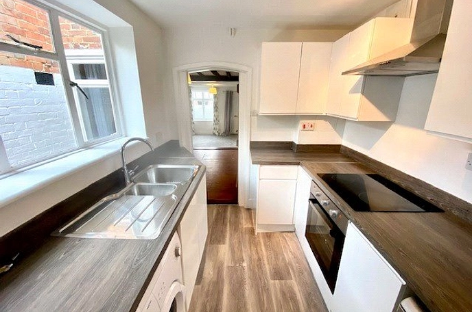 2 bedroom  semi-detached house to rent