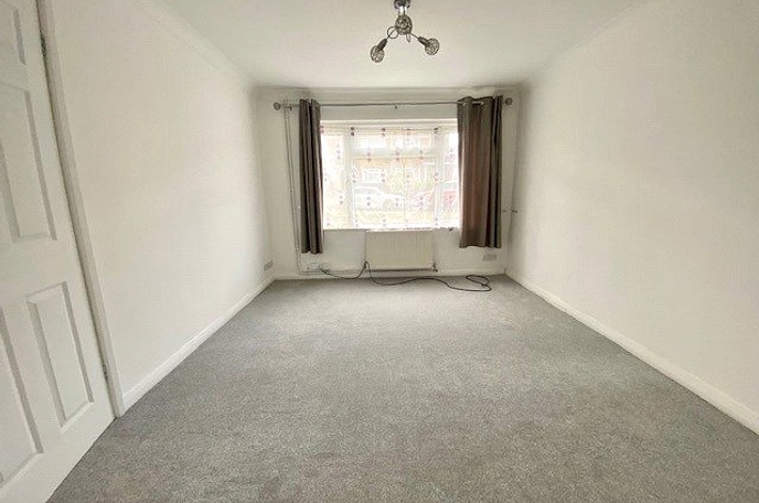 3 bedroom  semi-detached house to rent