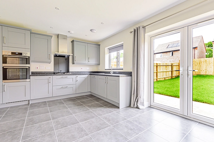 3 bedroom  detached house to rent