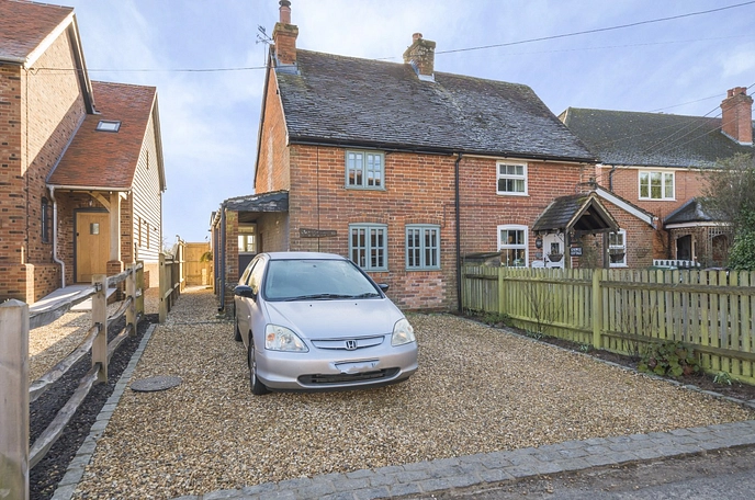 2 bedroom semi-detached house to rent