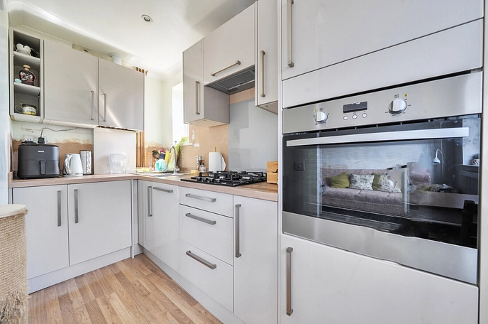  studio property to rent