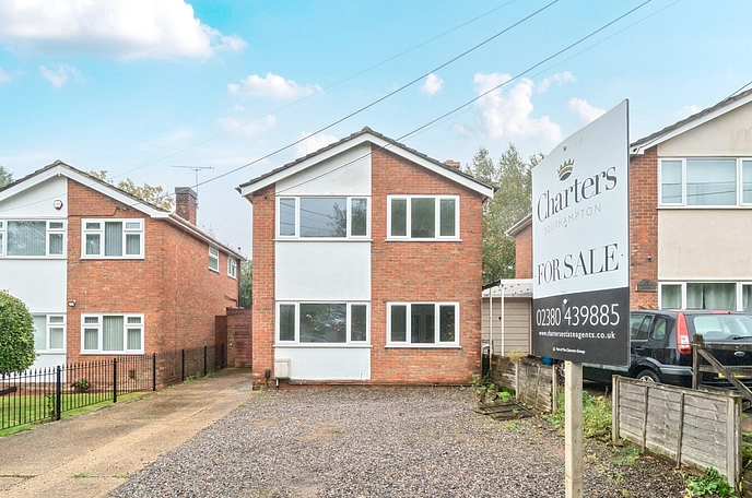 3 bedroom  detached house for sale