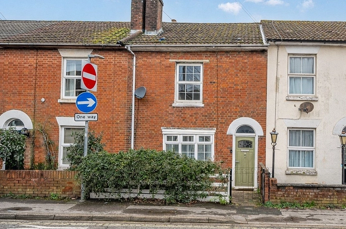 2 bedroom  terraced house for sale