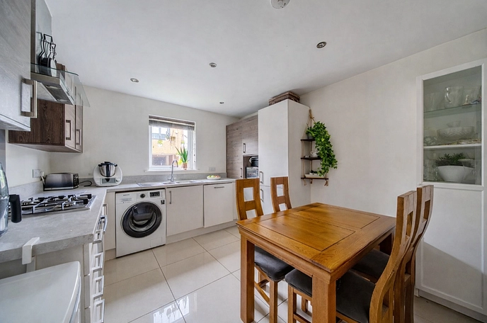 4 bedroom  detached house for sale