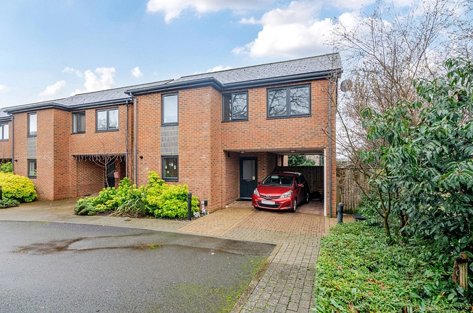 4 bedroom  detached house for sale