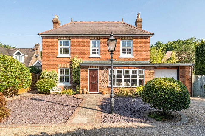 3 bedroom  detached house for sale
