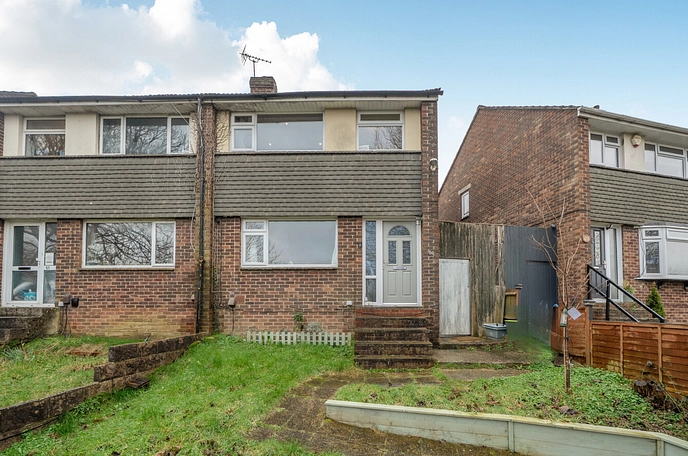 3 bedroom  semi-detached house for sale