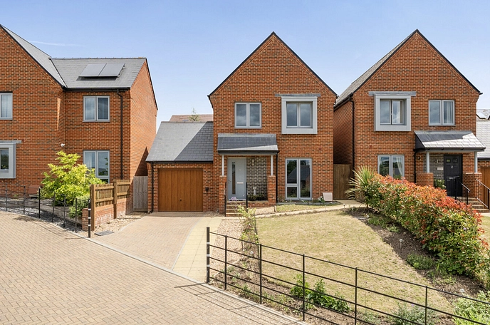 3 bedroom  detached house for sale