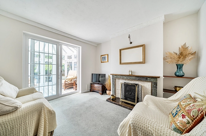 3 bedroom  semi-detached house for sale