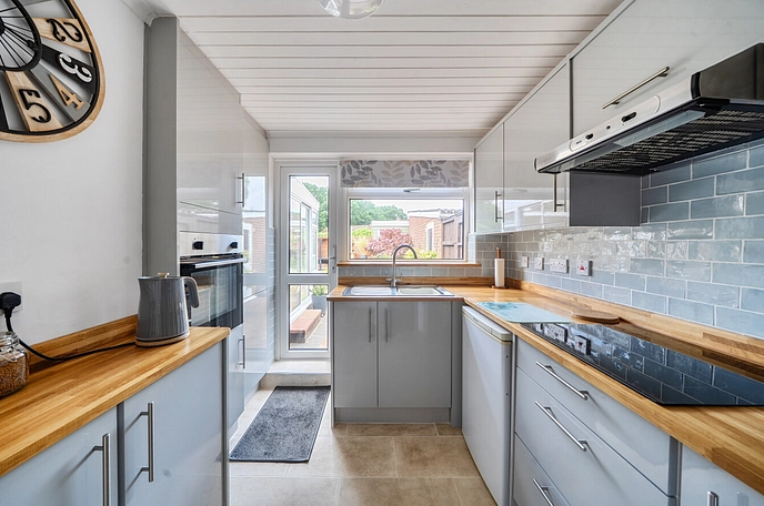 3 bedroom  semi-detached bungalow for sale