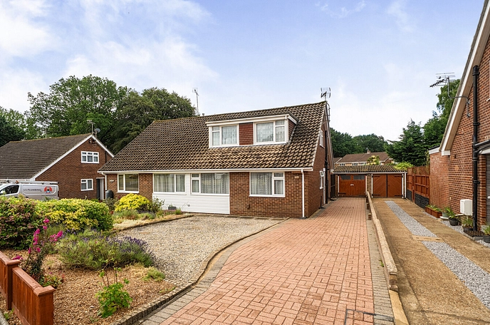 3 bedroom  semi-detached bungalow for sale