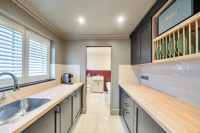 2 bedroom  semi-detached house for sale