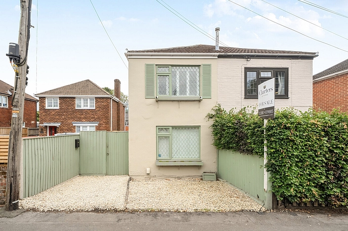 2 bedroom  semi-detached house for sale