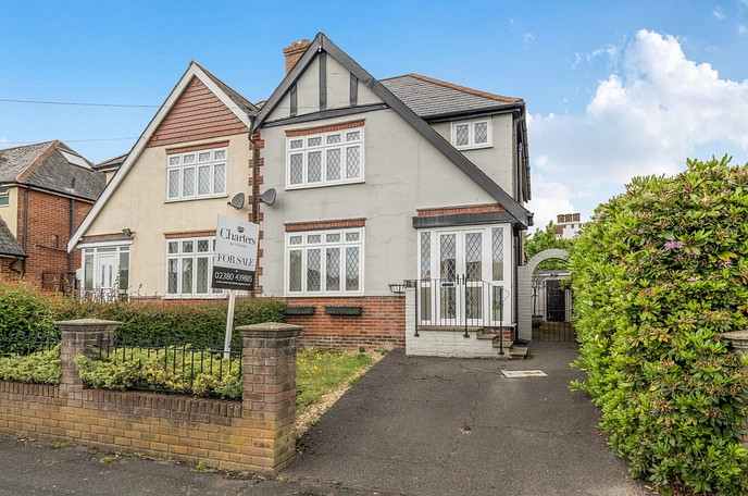 3 bedroom  semi-detached house for sale