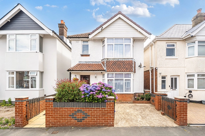 3 bedroom  detached house for sale