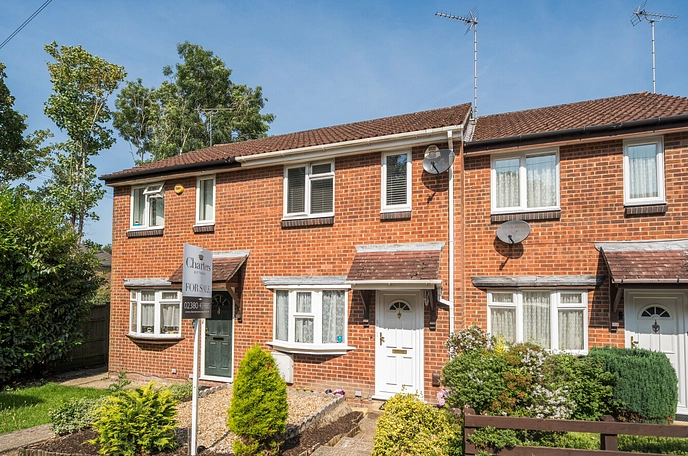 2 bedroom  terraced house for sale
