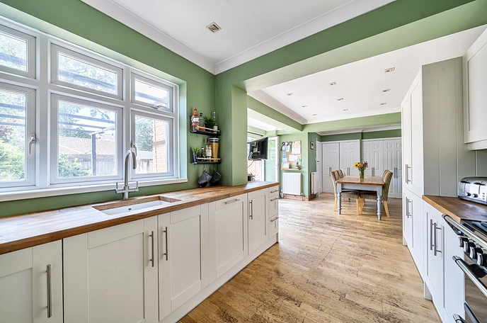4 bedroom  detached house for sale