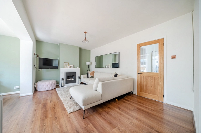 3 bedroom  semi-detached house for sale