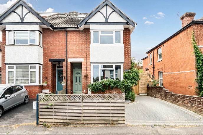 4 bedroom  semi-detached house for sale