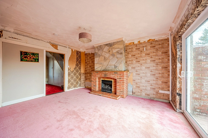 3 bedroom  semi-detached house for sale