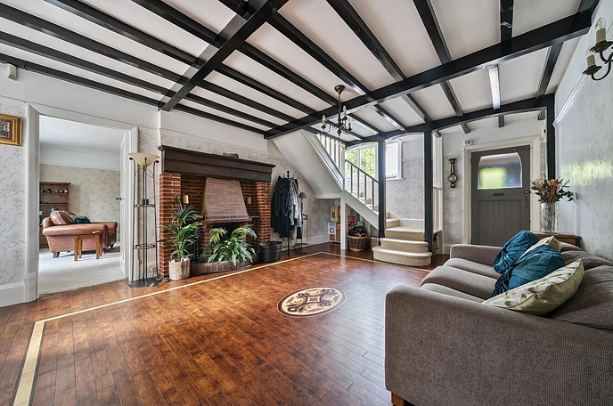5 bedroom  detached house for sale