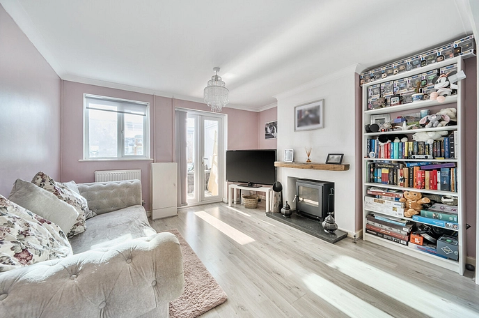 2 bedroom  terraced house for sale