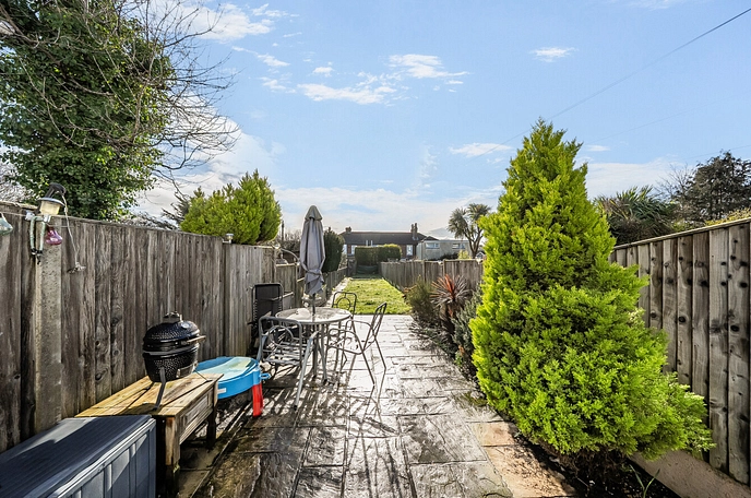 2 bedroom  terraced house for sale