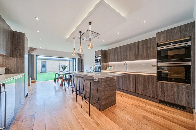 4 bedroom  terraced house for sale