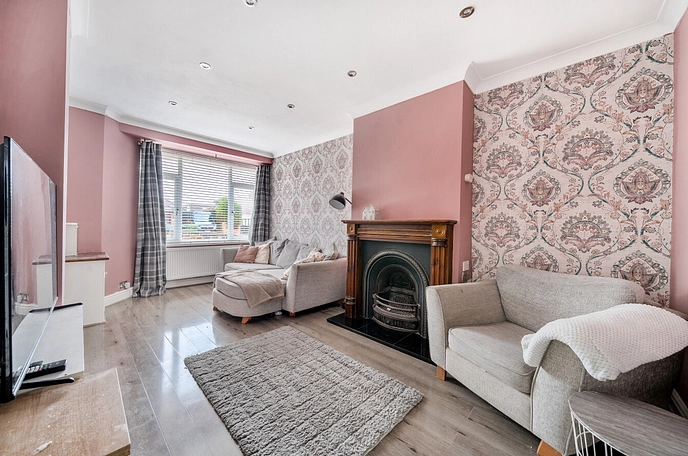 4 bedroom  semi-detached house for sale