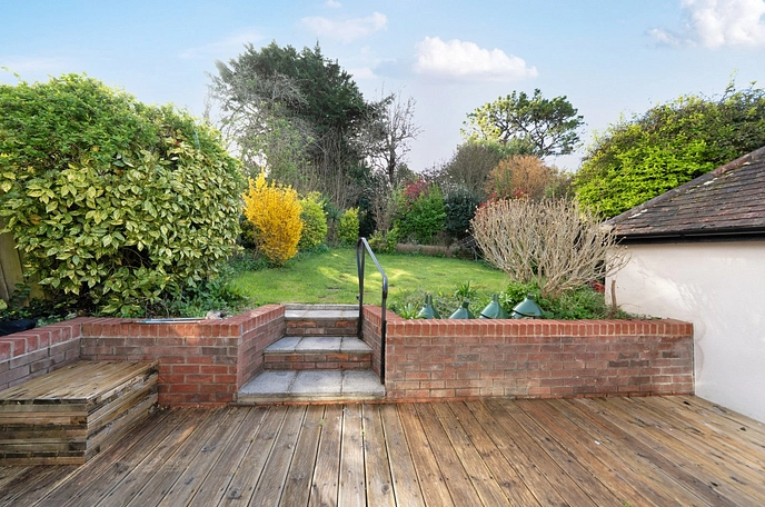 3 bedroom  semi-detached house for sale