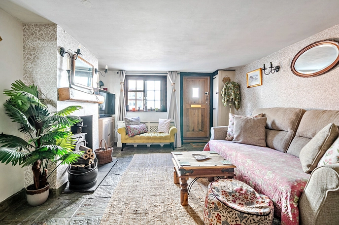 2 bedroom  terraced house for sale