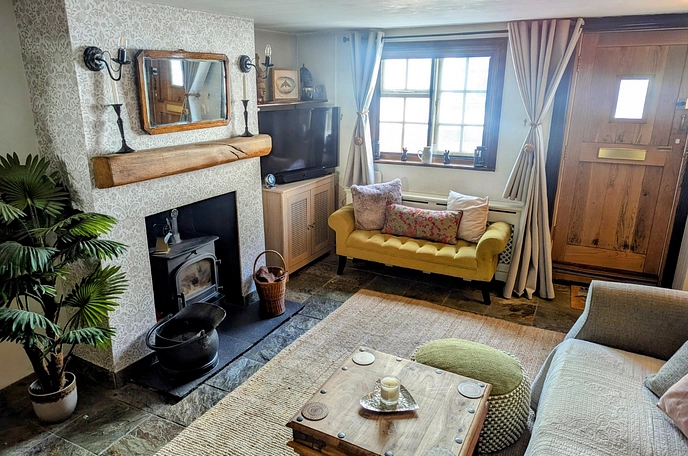 2 bedroom  terraced house for sale
