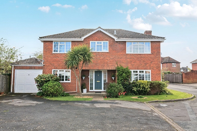 4 bedroom  detached house for sale