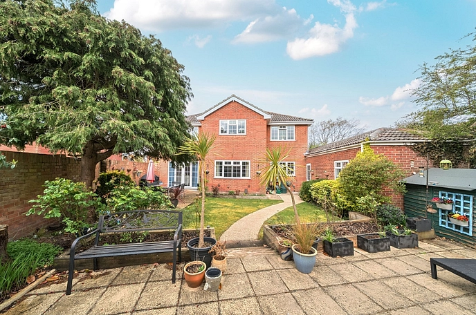 4 bedroom detached house for sale
