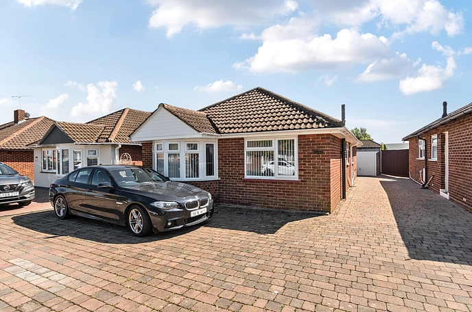 2 bedroom  detached bungalow for sale