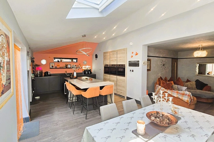 4 bedroom  detached house for sale