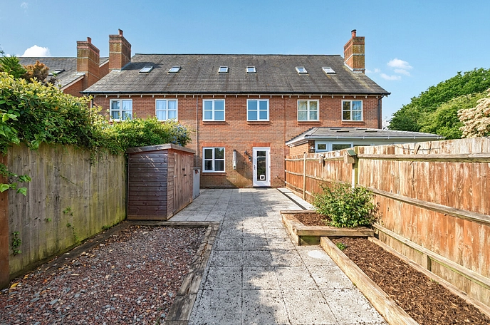 3 bedroom  terraced house for sale