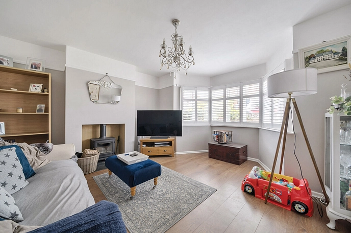 3 bedroom  semi-detached house for sale